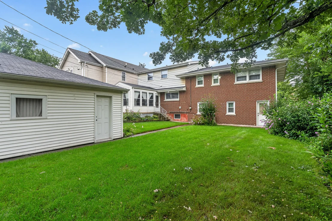 Photo of 3341 Prairie Avenue