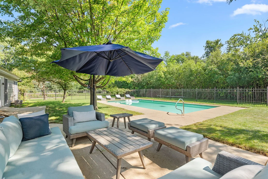 Photo of 1195 Longmeadow Road