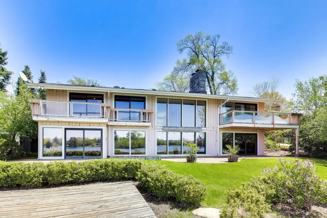 Photo of 2100 Valley Lo Lane