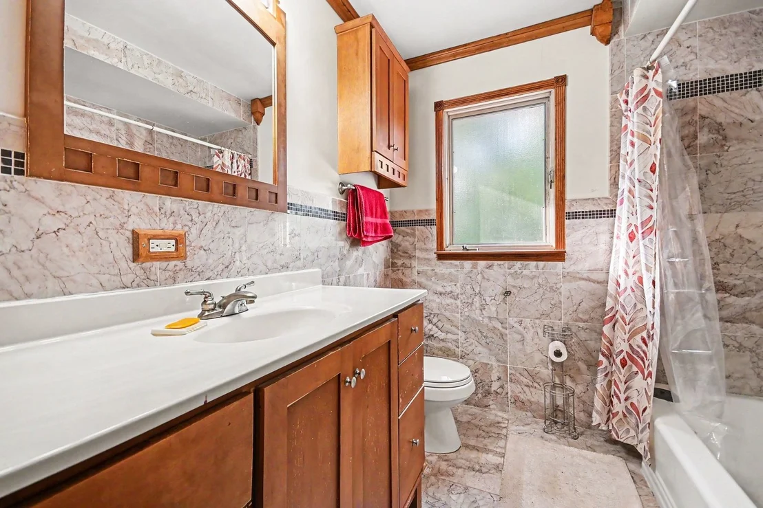 Photo of 906 N Rainbow Drive