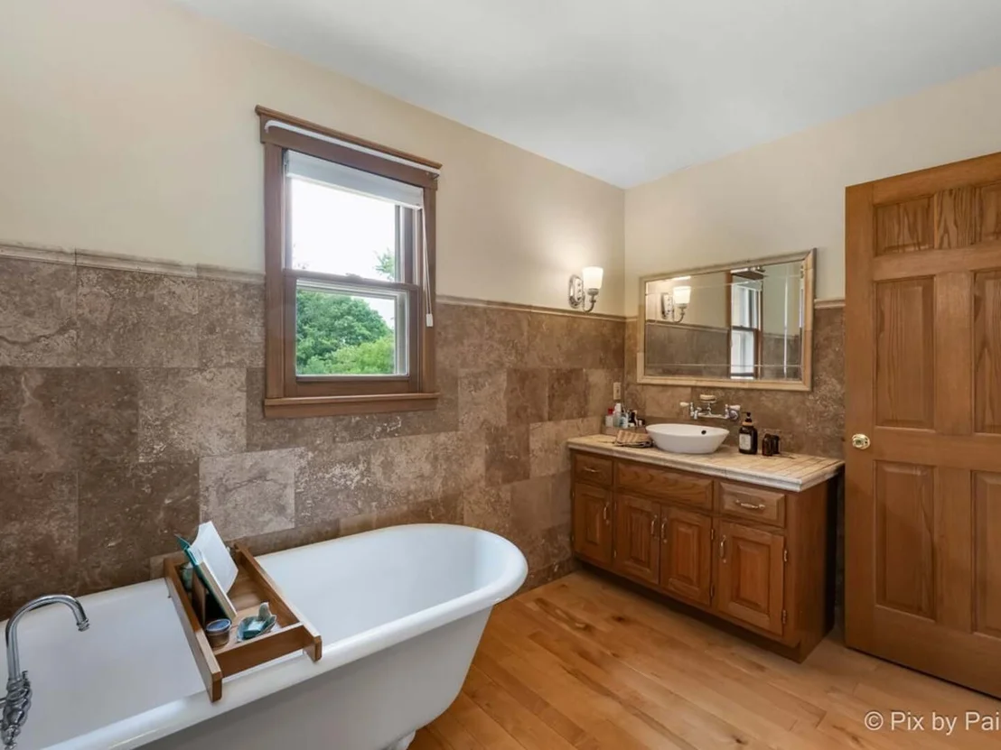 Photo of 28 Tomahawk Trail