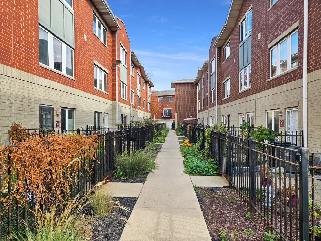 Photo of 2415 W 32nd Place