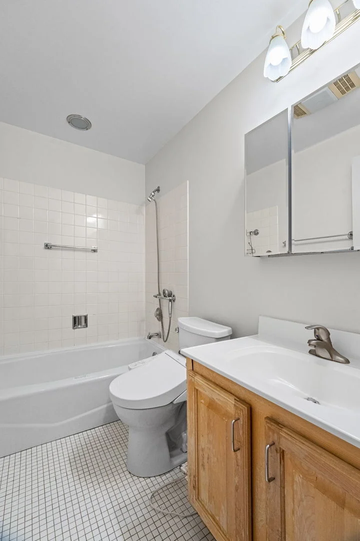 Photo of Unit 4F at 1500 Harbour Drive