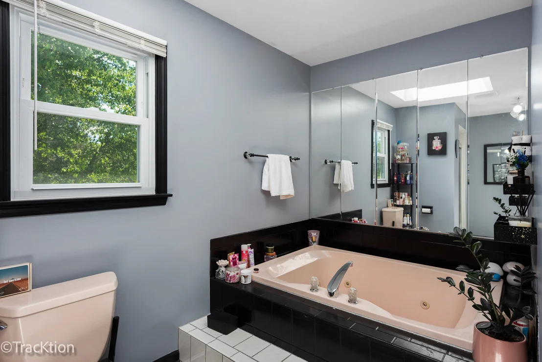 Photo of 360 Lakeview Drive
