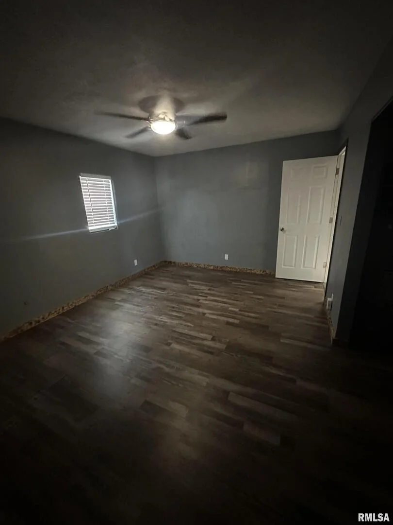Photo of 28 N EDGEBROOK Lane