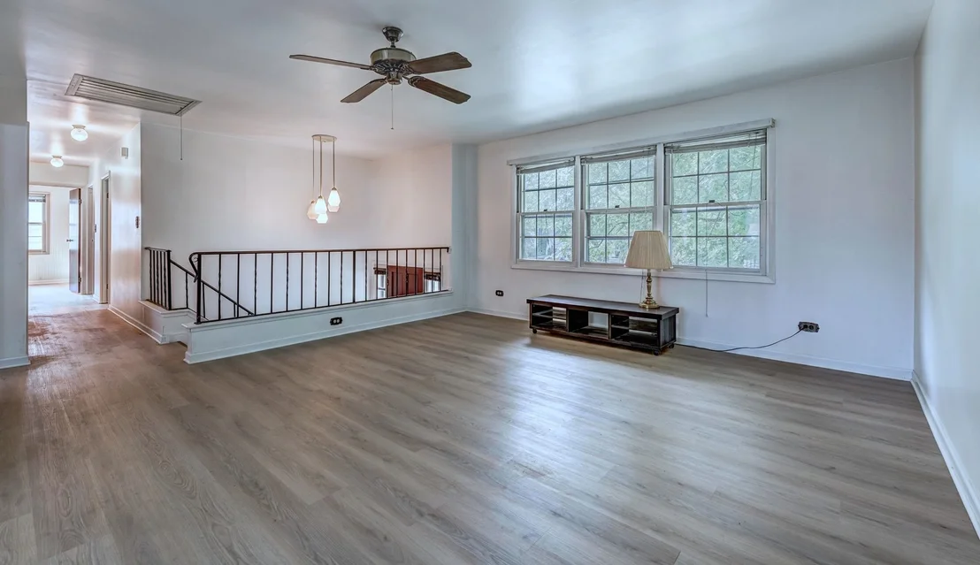 Photo of 1480 Mayfield Lane