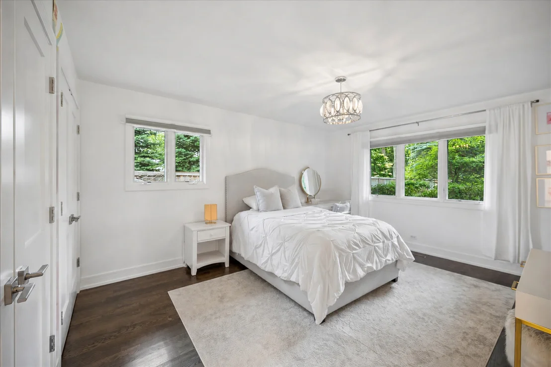 Photo of 920 Pine Tree Lane