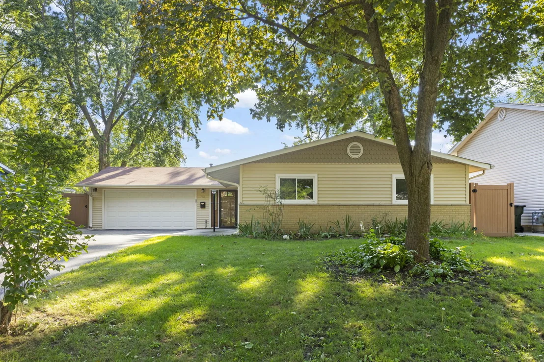 Photo of 7101 Edgebrook Lane