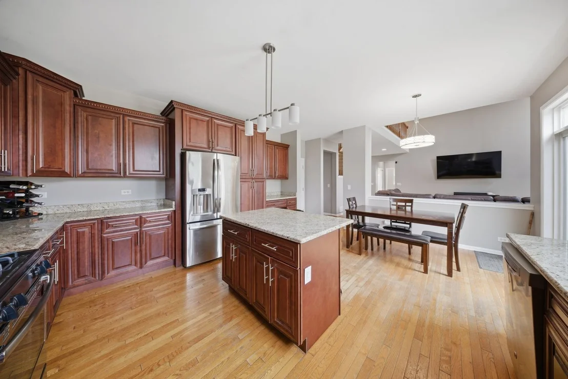 Photo of 2533 Lyman Loop