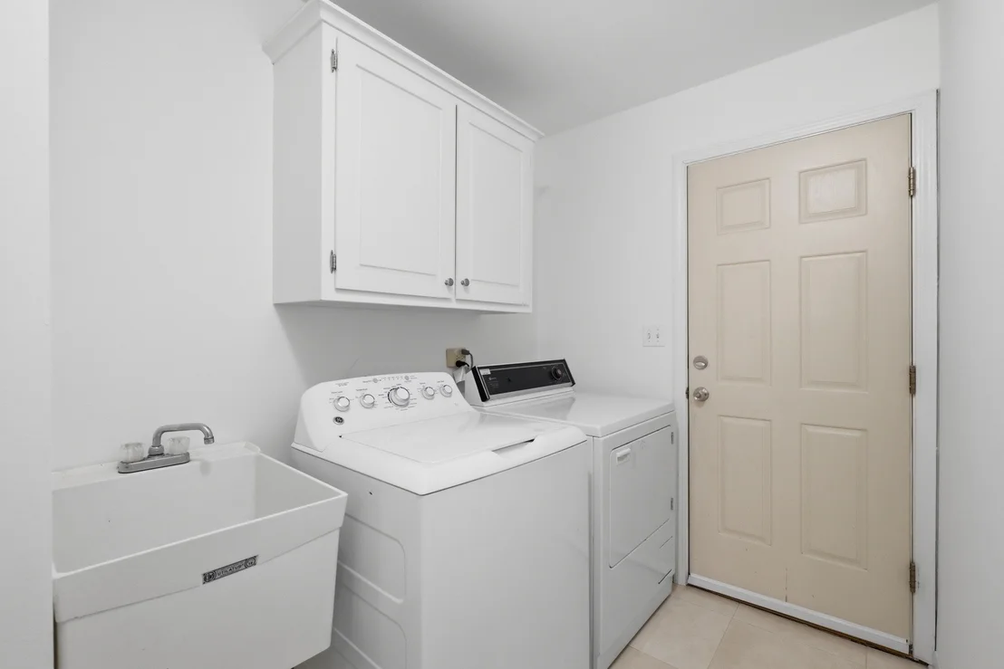 Photo of 955 Summit Drive