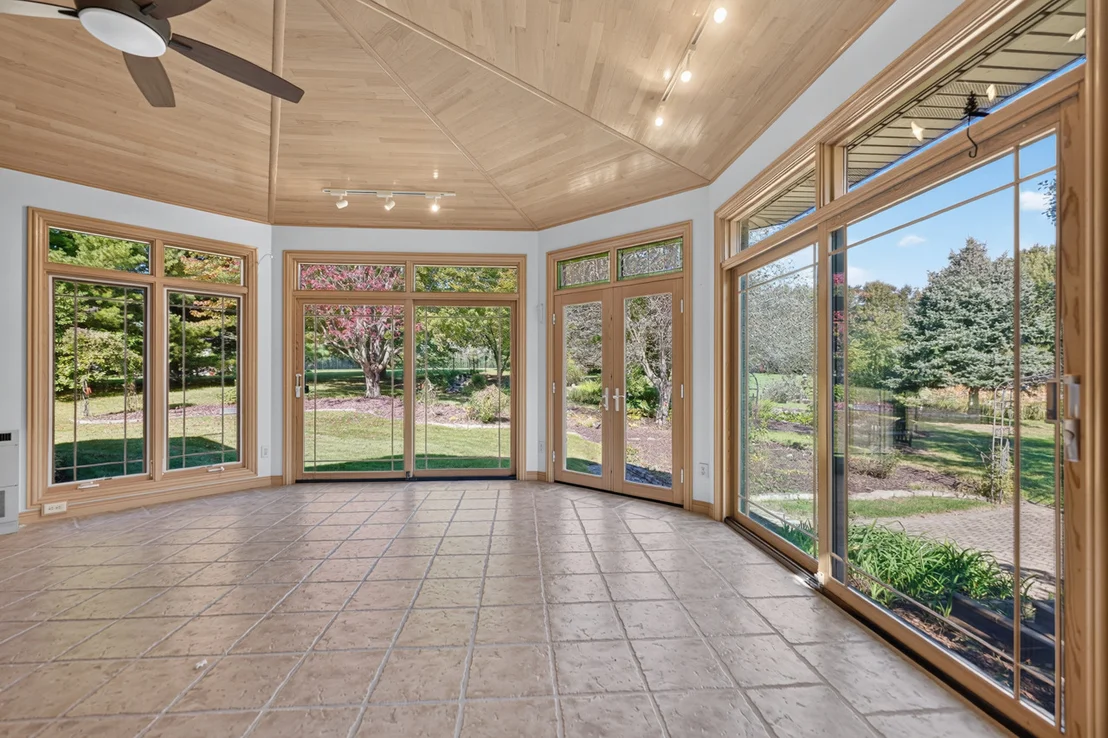 Photo of 1646 Valley View Road
