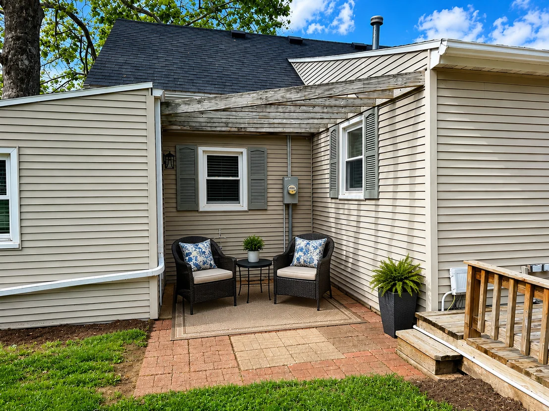 Photo of 202 W Cedar Street