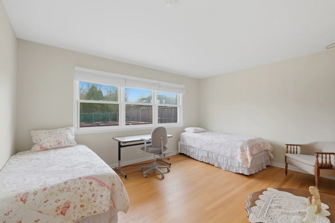 Photo of 955 Summit Drive