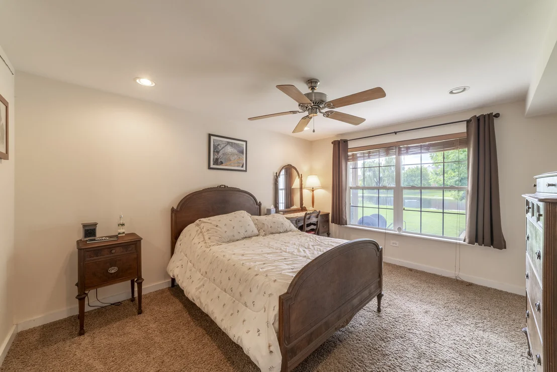 Photo of 16453 LAKESIDE Drive