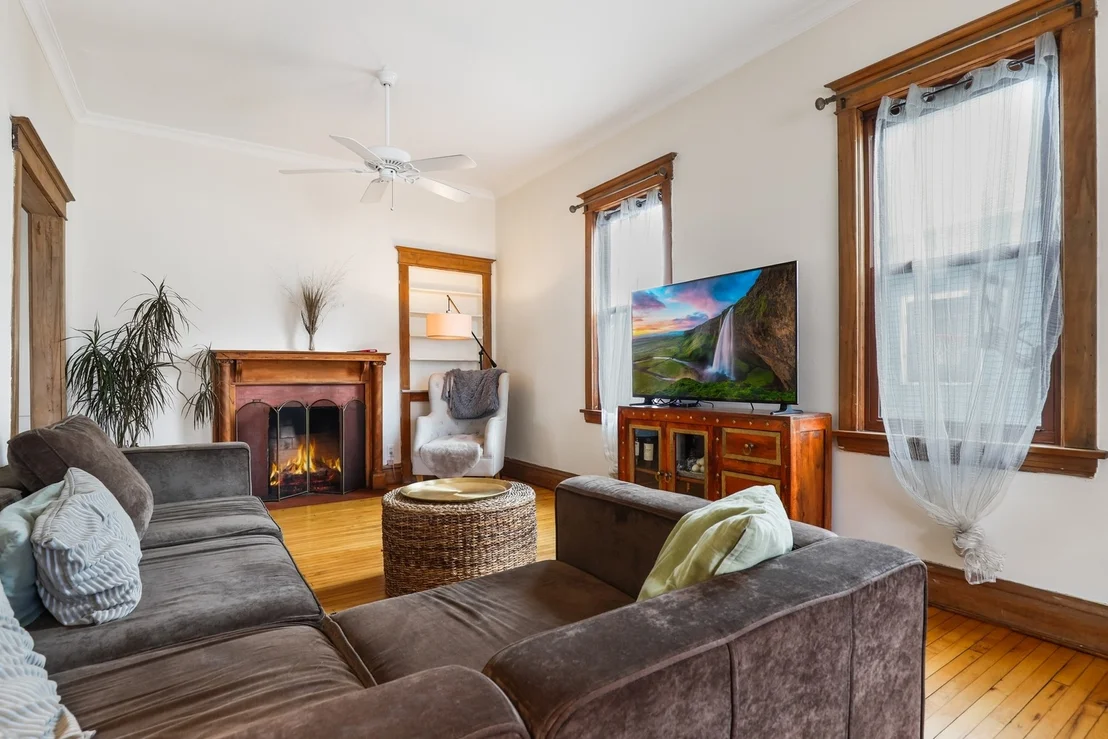 Photo of 1648 W 100th Street
