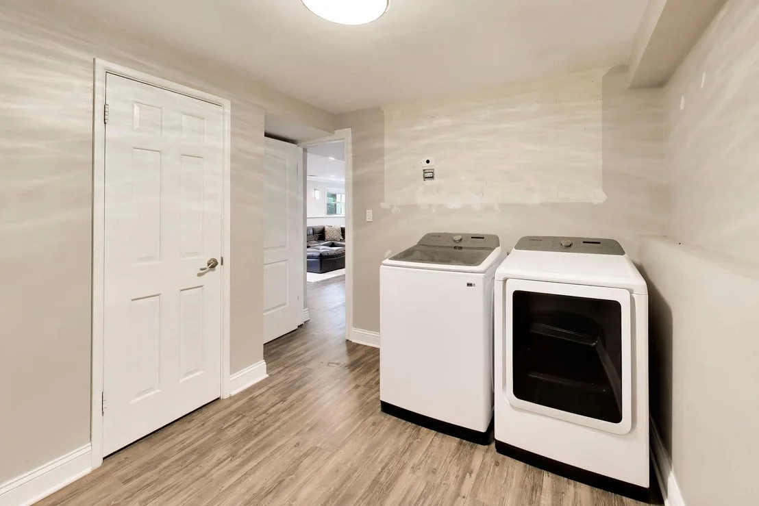 Photo of 955 W Gilbert Road