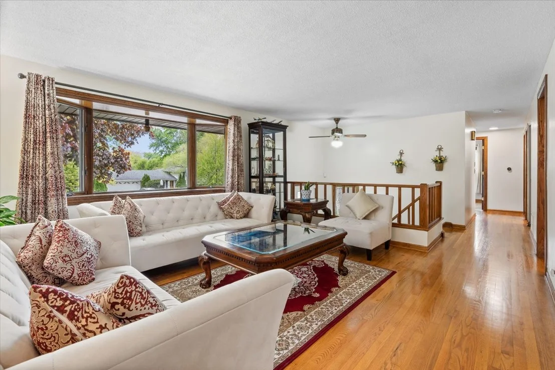 Photo of 937 Cornell Lane