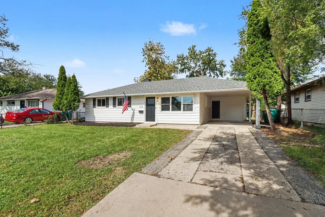 Photo of 2313 Benedict Avenue