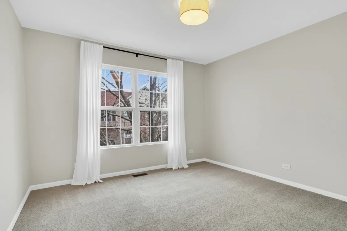 Photo of 983 Ellsworth Drive