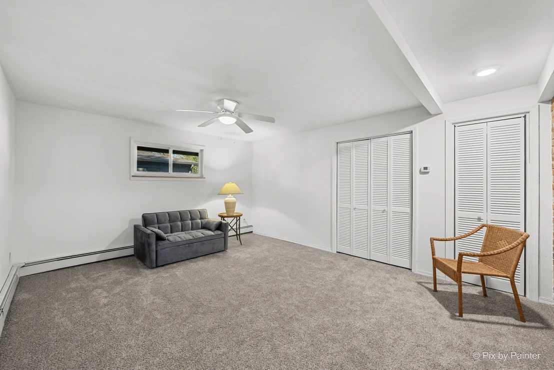 Photo of 1423 N River Road