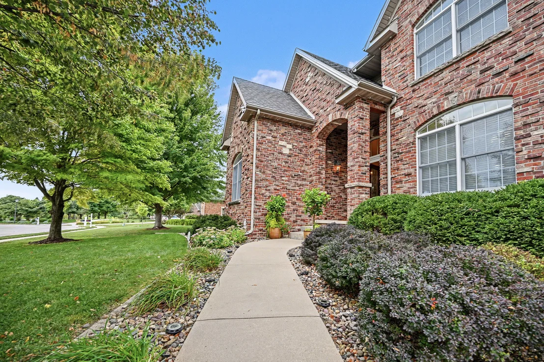 Photo of 18 Stonebrook Court