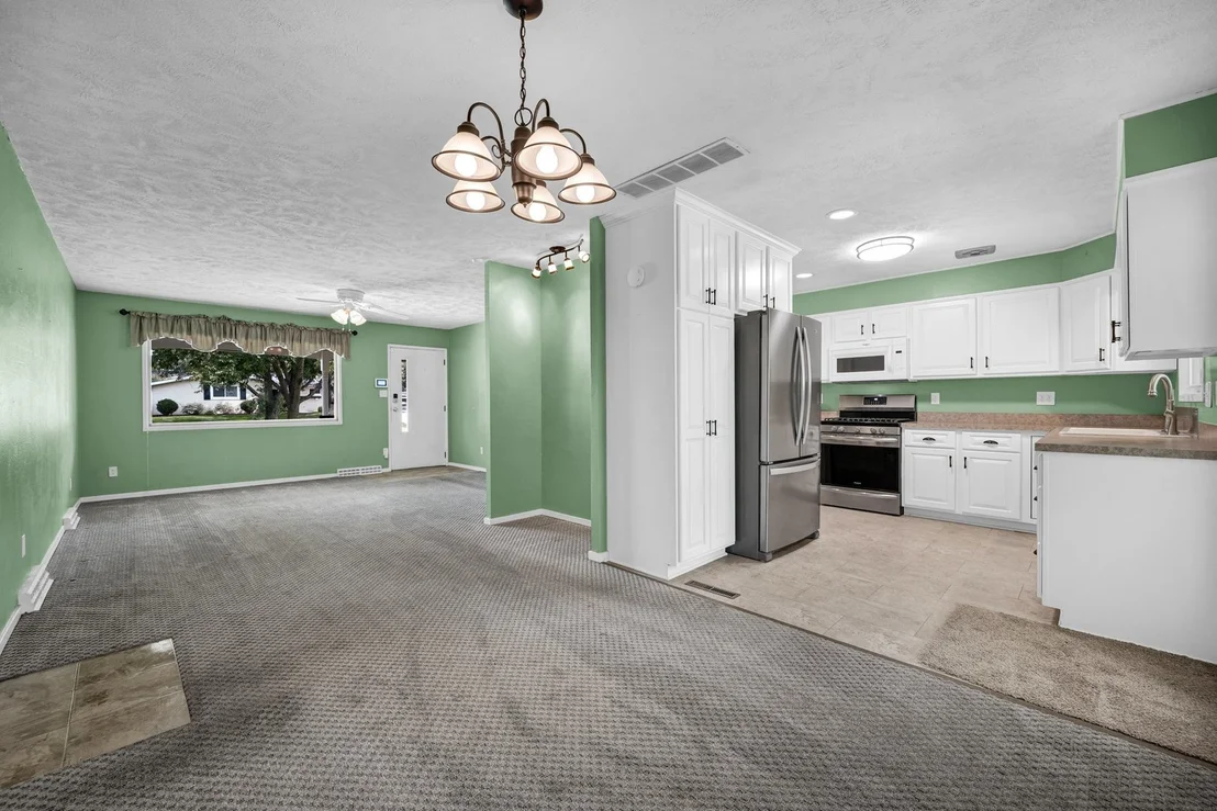 Photo of 221 Ivanhoe Way