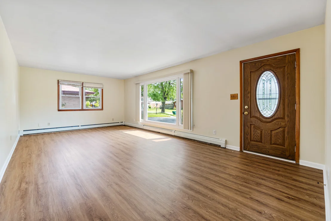 Photo of 817 Summit Drive