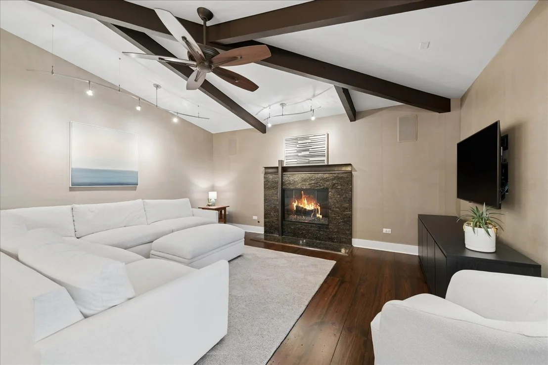Photo of 83 Lakeview Parkway