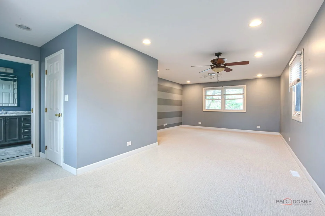 Photo of 562 Applegate Lane