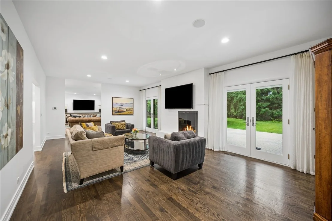 Photo of 920 Pine Tree Lane