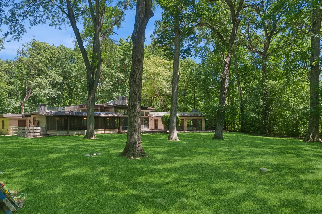 Photo of 3033 Blackthorn Road