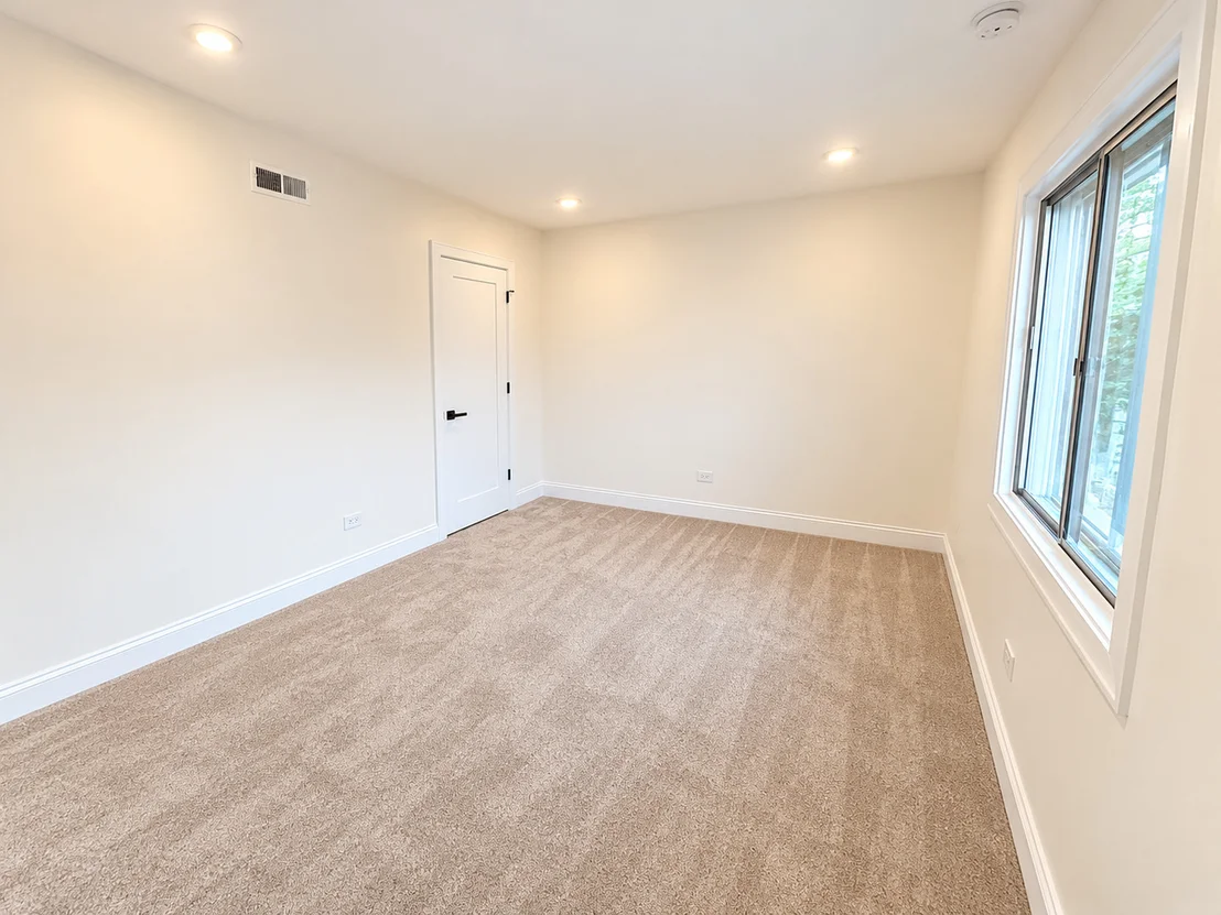 Photo of Unit 1221 at 5237 James Lane