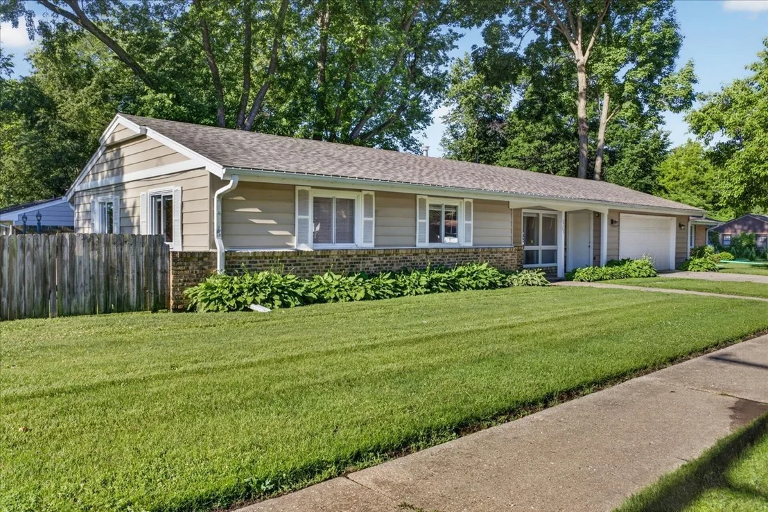 Photo of 3735 Highcrest Road