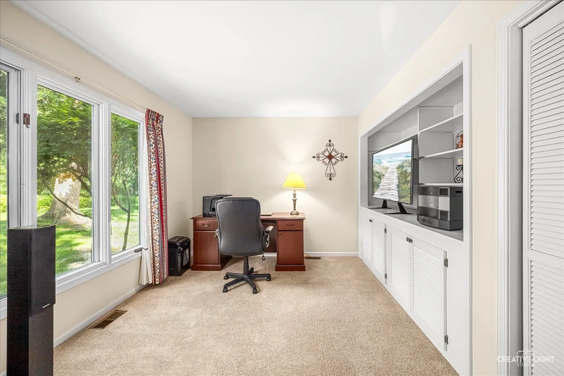 Photo of 17 White Oak Lane