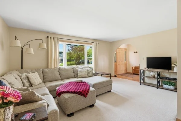 Photo of 549 Willow Lane