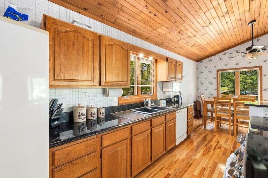 Photo of 154 Beachview Court