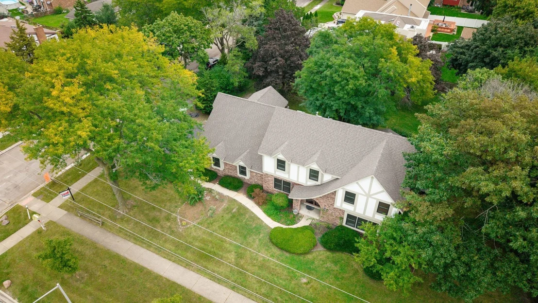 Photo of 1221 W Sable Drive
