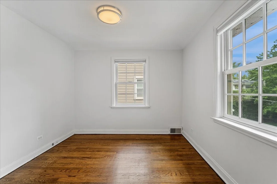 Photo of 1815 Oak Avenue