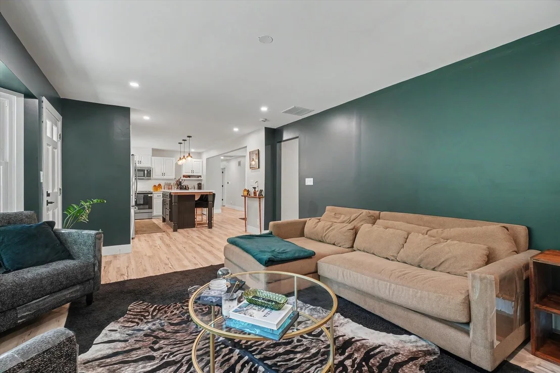 Photo of 1008 Devonshire Drive