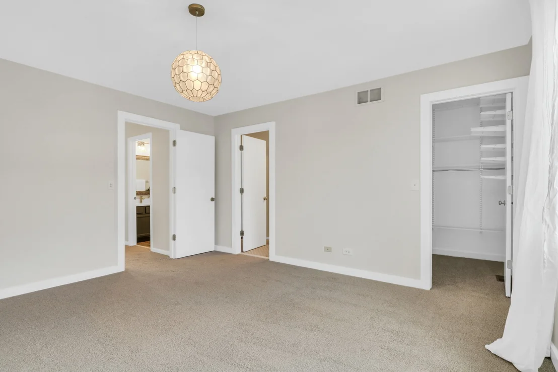 Photo of 983 Ellsworth Drive