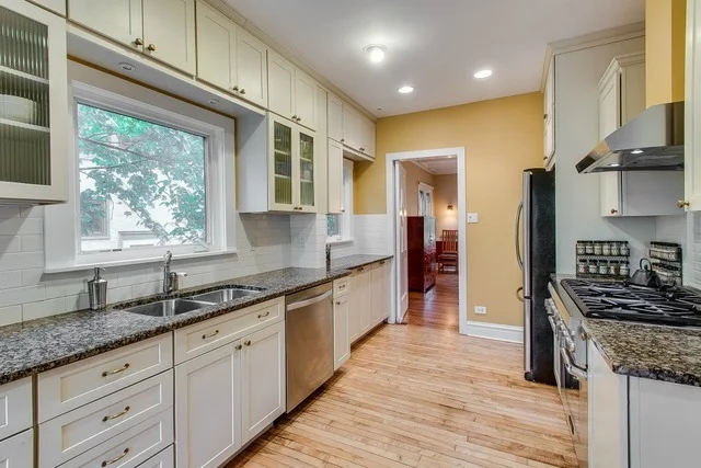Photo of 2505 PARK Place