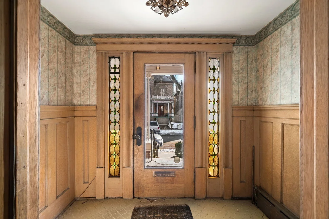 Photo of 832 W Junior Terrace
