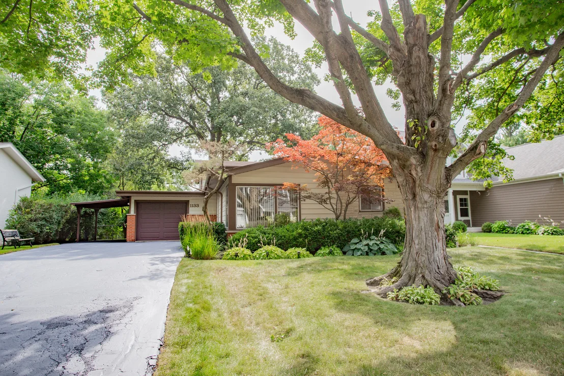 Photo of 1133 KENTON Road