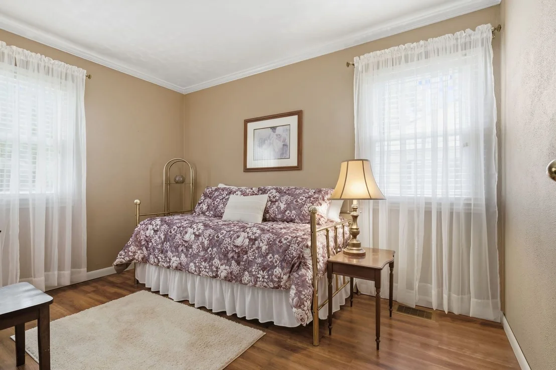 Photo of 1210 Greenlawn Drive