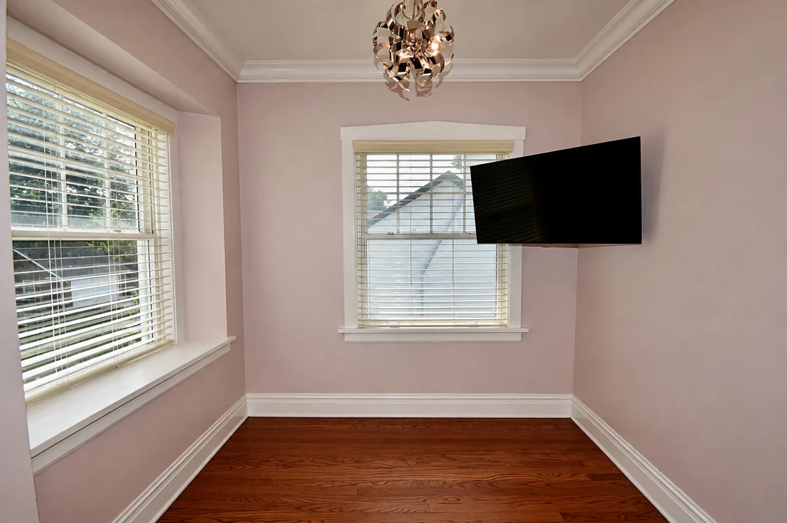 Photo of 1131 Thatcher Avenue