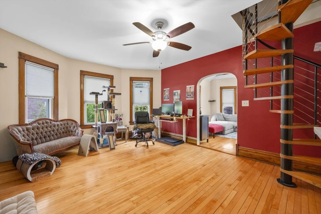 Photo of 4029 Amelia Avenue