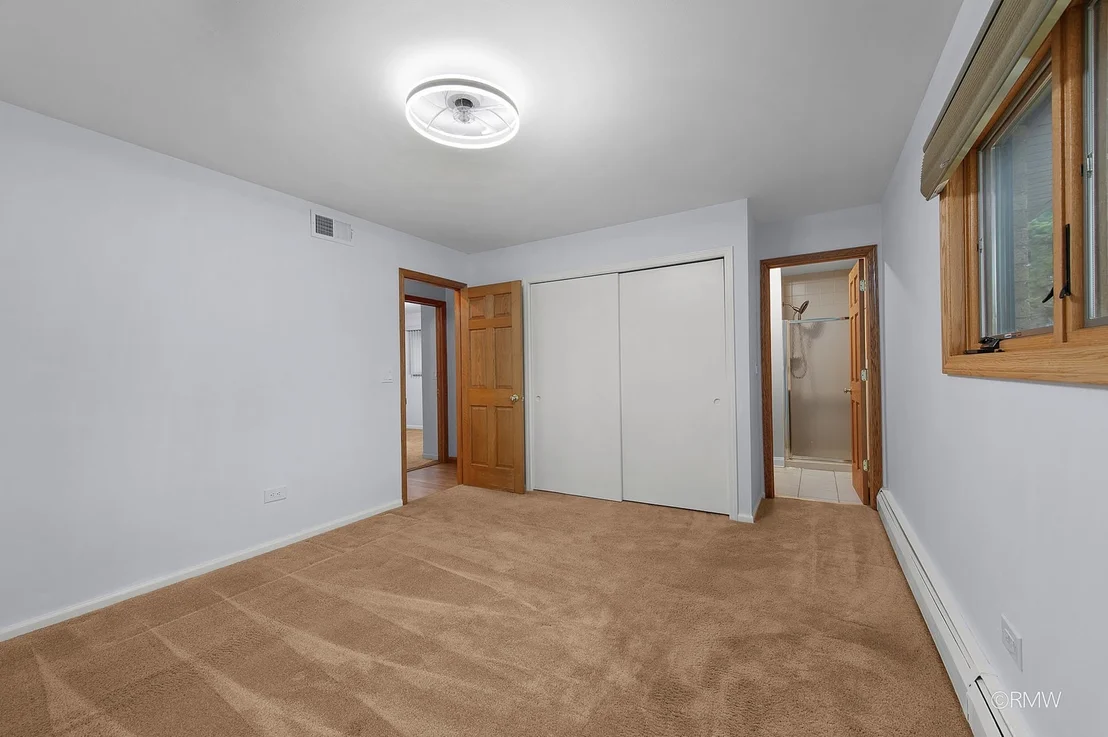 Photo of 21W301 Par Lane