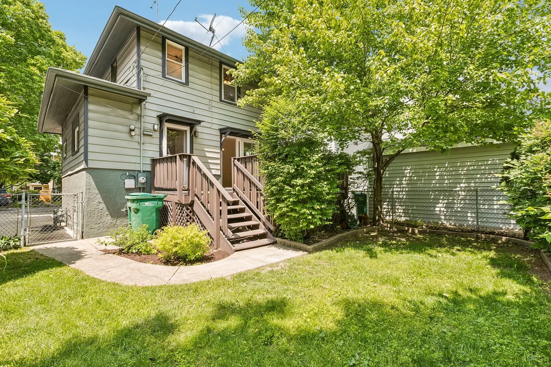 Photo of 848 Carpenter Avenue