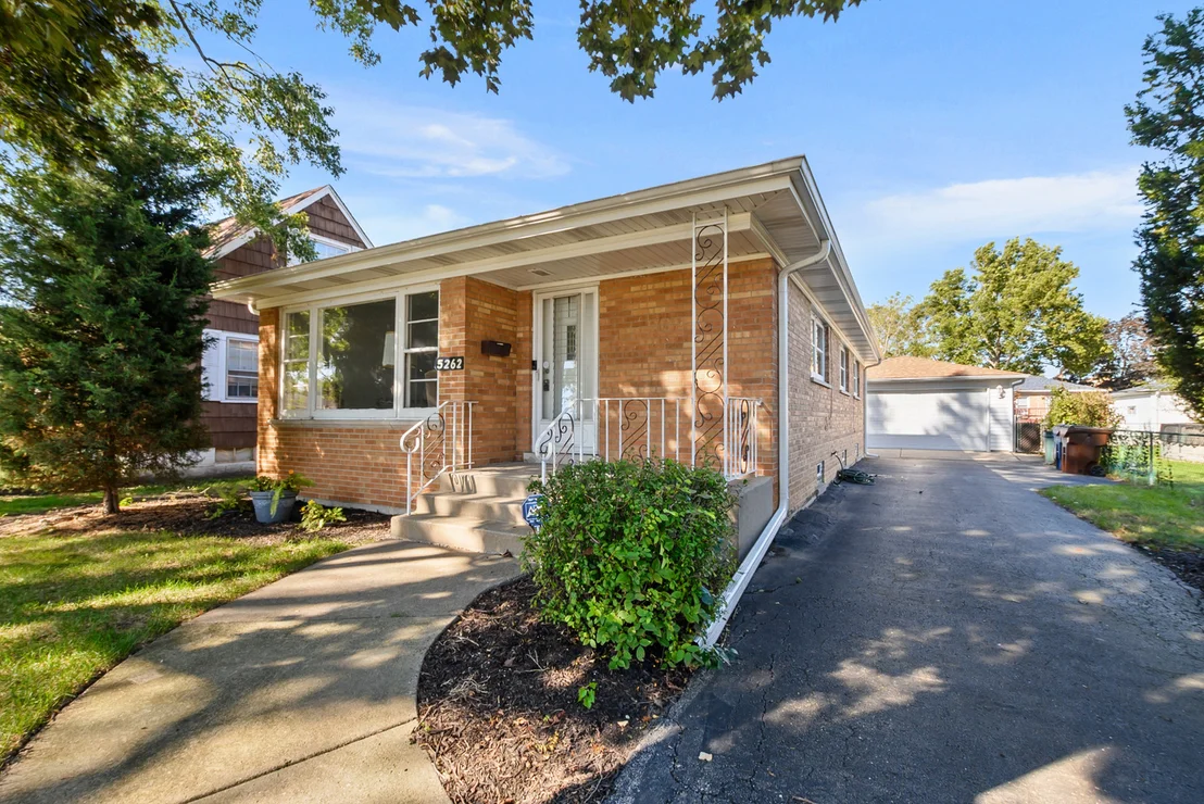 Photo of 5262 Alexander Place