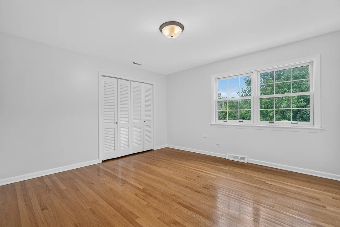 Photo of 2100 Stirling Road